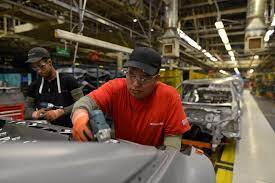 U.S. manufacturing activity weakens over shortages, high prices
